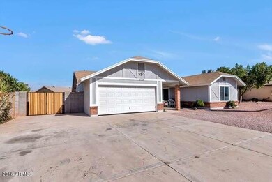 3744 E Emerald Ave Mesa AZ-small-002-11-