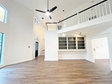 208 Victoria Way, Friendswood, TX 77546 - photo 2