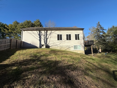 93 Jericho Rd, Pomfret Center, CT 06259 - photo 7