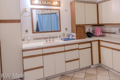 12600 Hayes St, Detroit, MI 48205 - photo 5