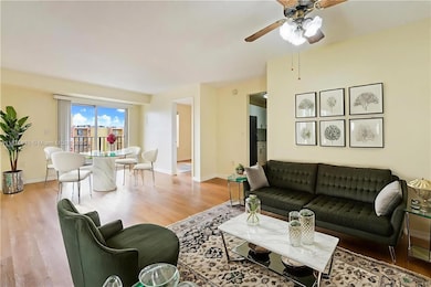 4801 NW 7th St unit 80316, Miami, FL 33126 - photo 2