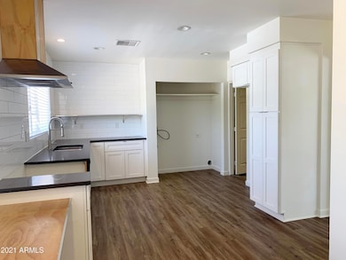 1818 kitchen