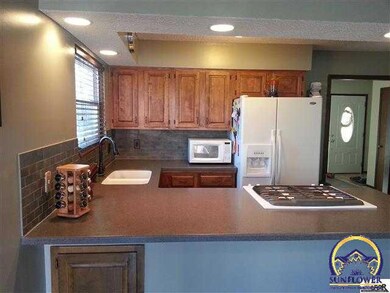 3850 SW Atwood Terrace, Topeka, KS 66610 - photo 3