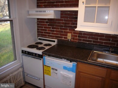 306 S Union St unit 4, Kennett Square, PA 19348 - photo 4