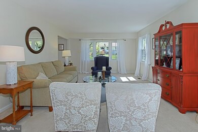 4220 Minstrell Ln, Fairfax, VA 22033 - photo 6