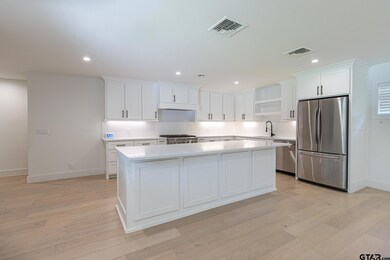 3225 3225 S Donnybrook Ave, Tyler, TX 75701 - photo 4