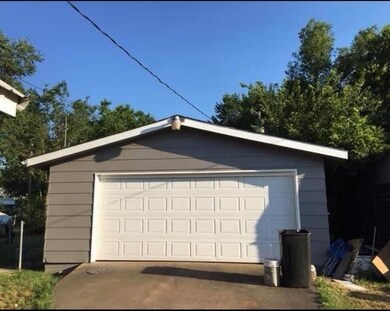 209 E 5th St, Cushing, OK 74023 - photo 4