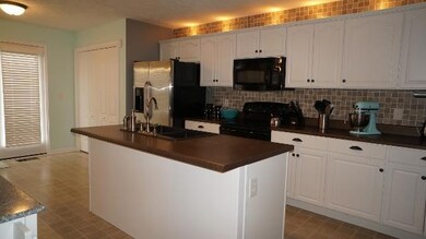 Eat In Kitchen