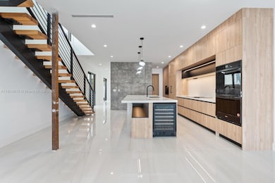 207 NE 17th Ave, Fort Lauderdale, FL 33301 - photo 4