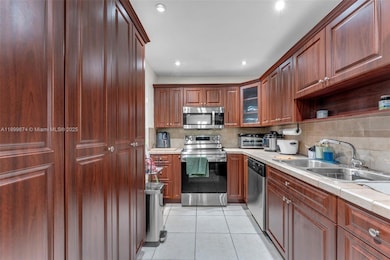 9437 SW 76th St unit V25, Miami, FL 33173 - photo 3