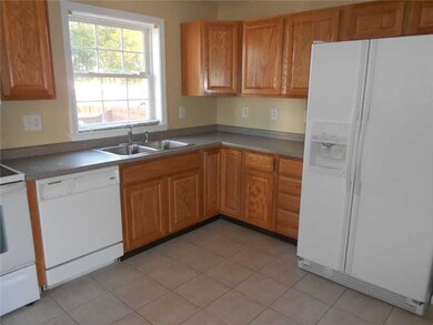 17 Ives St, Blackstone, MA 01504 - photo 4