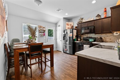 2721 E Quincy St, Broken Arrow, OK 74014 - photo 4