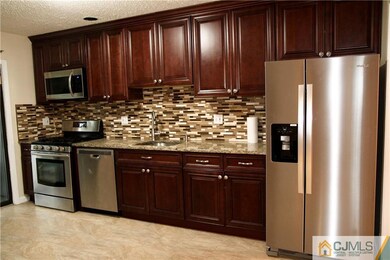 155 Linda Ln, Edison, NJ 08820 - photo 4