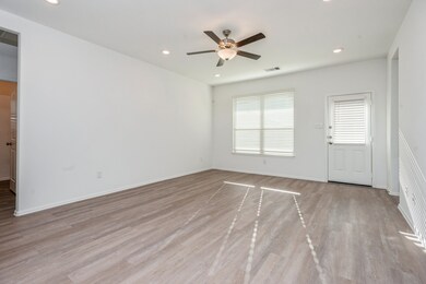 215 Temple Memorial Dr, Magnolia, TX 77354 - photo 4