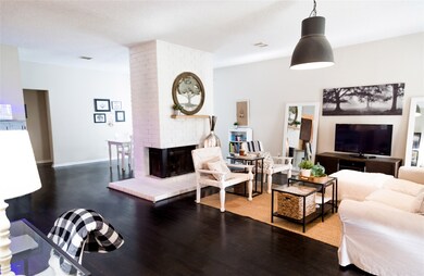 3903 Spring Meadow Dr, Pearland, TX 77584 - photo 3