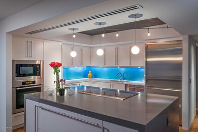 Sleek, Modern Kitchen