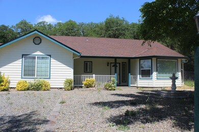 1190 NW F St, Grants Pass, OR 97526 - photo 2