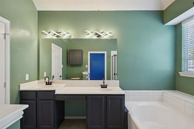 817 Pinnacle Cir, Lewisville, TX 75077 - photo 6