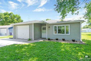 2433 Buttonwood Dr, Manhattan, KS 66502 - photo 2