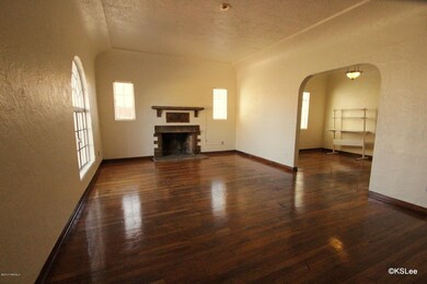 6th St Living Room1