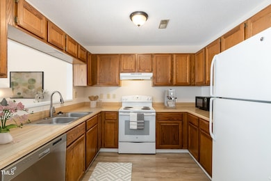 Virtually Staged Kitchen pic 1