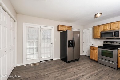 005-photo-dining-room-10698992