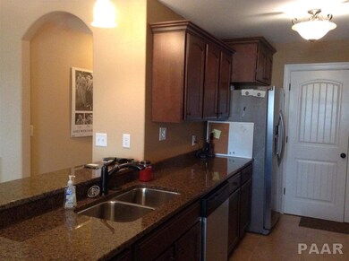 4546 N Thornhill Dr unit 201 D, Peoria, IL 61615 - photo 5