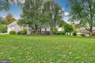 47 Millstone Dr, Palmyra, PA 17078 - photo 2