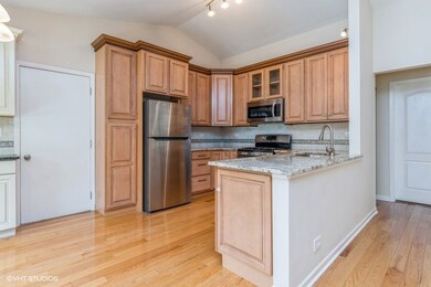 421 Bayview Ave unit 5, Naperville, IL 60565 - photo 4