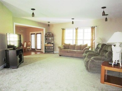 142 S Willow Brook Dr, Asheville, NC 28806 - photo 2