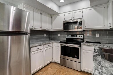 Eat-In Kitchen