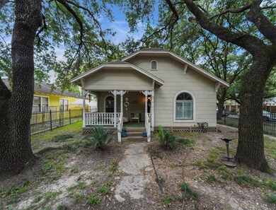 845 Rutland St, Houston, TX 77007 - photo 2