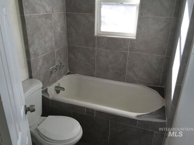 311 Almond St, Nampa, ID 83686 - photo 4