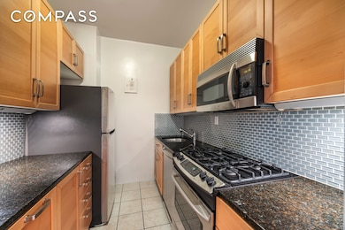 Kimberly House unit 1F, New York, NY 10075 - photo 6