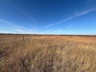 9715 S Rock Rd, Valley Center, KS 67147 - photo 2