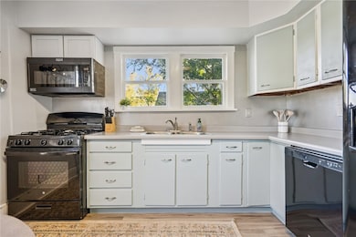 1132 21st Ave SW, Cedar Rapids, IA 52404 - photo 3