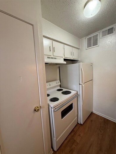 2704 Salado St unit 106, Austin, TX 78705 - photo 7