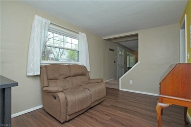 4860 Southwood Dr, Sheffield Lake, OH 44054 - photo 7