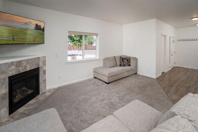 20517 SE Dylan Loop_0031 copy