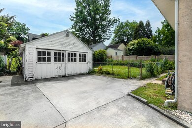715 E Manoa Rd, Havertown, PA 19083 - photo 6