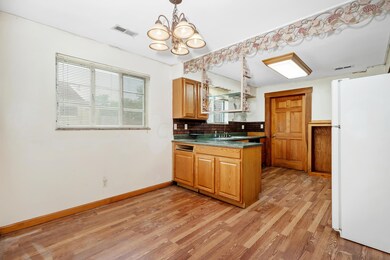 6-DiningRoom