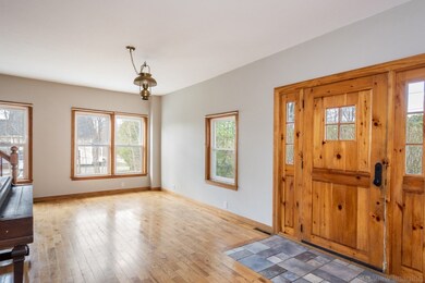 17 Elm St, Hubbardston, MA 01452 - photo 2