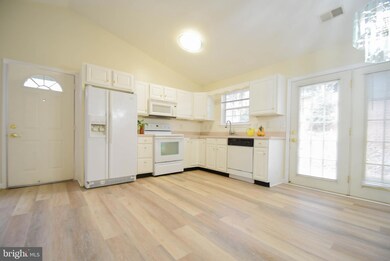 2016 Rudy Serra Dr unit B, Sykesville, MD 21784 - photo 3