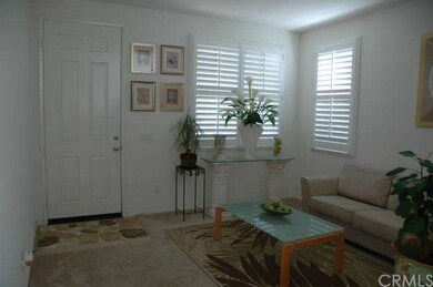 Entry Livingroom Area