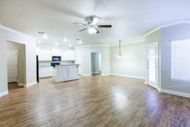 9804 Avenue V unit A, Lubbock, TX 79423 - photo 4