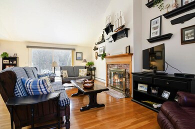 003-photo-living-room-6939306