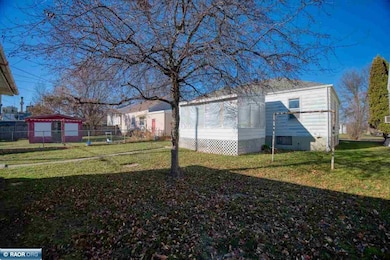 914 Michigan St, Hibbing, MN 55746 - photo 6