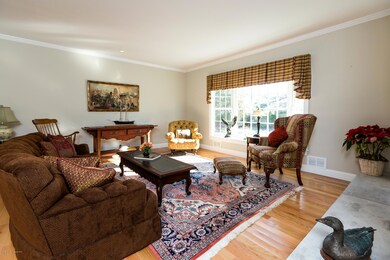 06_Living Room