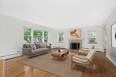 2950 W Granville Ave, Chicago, IL 60659 - photo 2