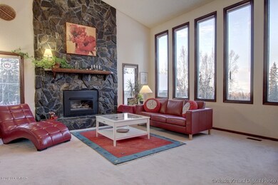 Fireplace w/insert in Living room